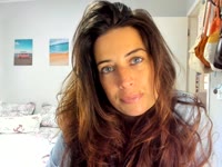 hii my english is not so good but i can be very naughty you wanna see? I just need to enjoy the nice things in life!  Ik ben voor veel in als het maar leuk is....