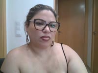 ✨ I am a versatile, elegant woman full of contrasts. I like to play with seduction, mystery, and imagination. I can be sweet and flirty, daring and naughty, or show my dominant side when the occasion deserves it.
I enjoy good conversations, glances that spark curiosity, and games of complicity. Here you will find a woman with personality, sensuality, and a touch of mystery… because not everything is revealed at first glance.
Do you dare to discover all my facets?