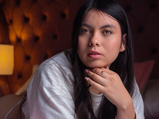 girl showing tits CamiVasques