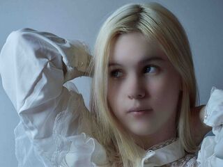 camwhore masturbating DeidreSarin