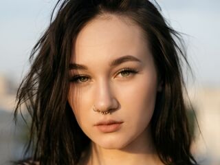 camgirl playing with vibrator EllaVietor