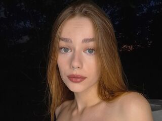 adult webcam EmilliaFox
