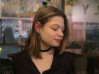 camwhore fingering shaved pussy JanuaryBuswell