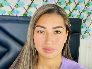 camgirl playing with vibrator KaatheAdams