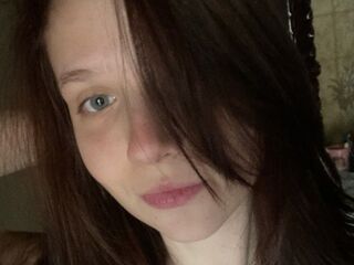 girl topless LaurelOberson