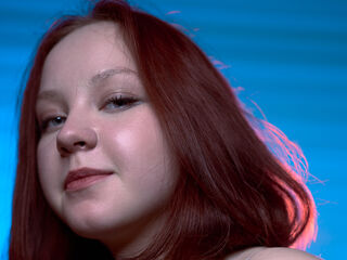 naughty camgirl fingering pussy MaisieMundhenk