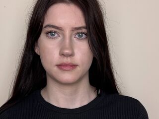 naked girl with webcam masturbating with vibrator OssieMichard
