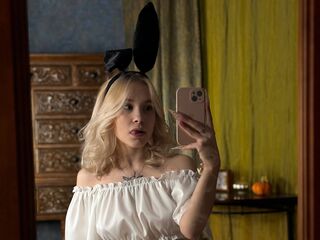 camgirl showing tits SamuelTutoky