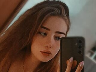 cam girl playing with dildo TeresiaCaspi