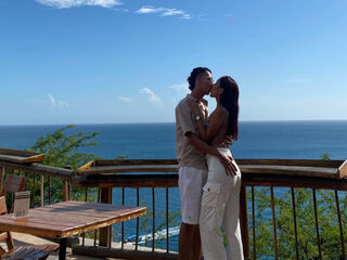 hot live cam couple sex AxelAndArielle