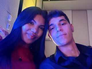couple webcam sex LadyAndLogan