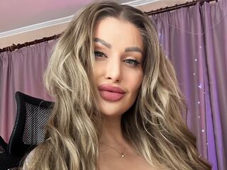 squirting webcamgirl LuxeAnna