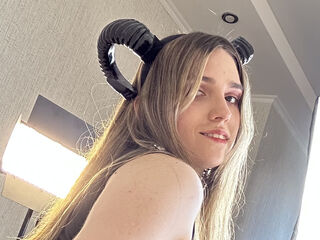 girl webcam show AaliceWalter
