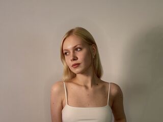 cam girl masturbating with sextoy AishaNaeher