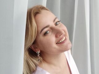 shaved pussy webcam AlexaDeneuve