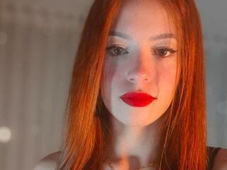 naughty camgirl masturbating with vibrator AliceCrox