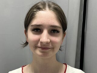 shaved pussy cam AlisaGlem