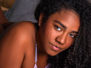 fingering girl chat AmaraRuiiz