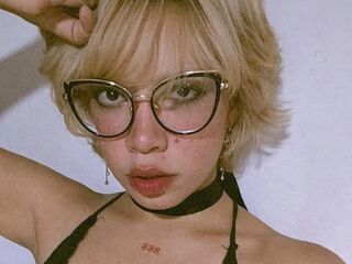 beautiful girl webcam AmelieMari