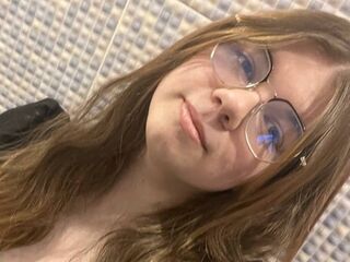 naked webcamgirl video AminaBlooms