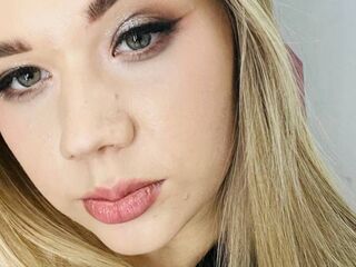 hot cam girl spreading pussy AminaDigges