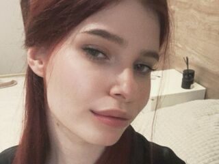 camgirl playing with vibrator ArinaSholde