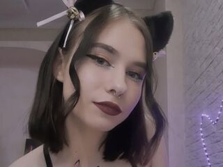 camgirl masturbating with vibrator ArleenIzzy