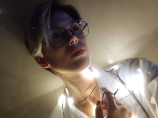 naughty camgirl masturbating AureliaRavens
