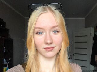 masturbating webcam girl AvelinaSeide
