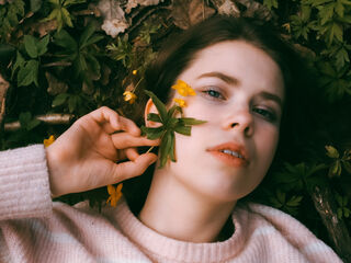 girl showing tits BecLay