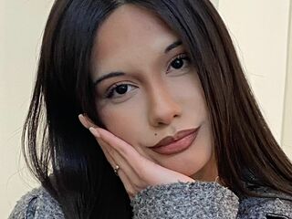 closeup BritniHilbrand