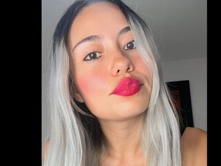 topless cam girl CamilaCopperX