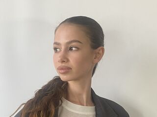 topless webcam girl CarlynKernell
