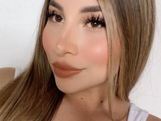 camgirl showing pussy CelesteCols