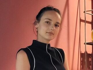 camgirl masturbating with dildo CherlynAltice