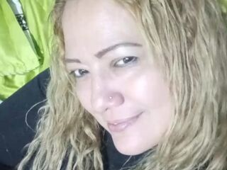 live webcam model ClauMills