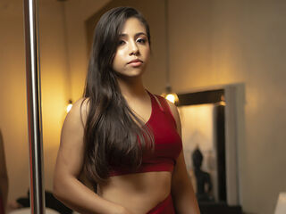 camgirl masturbating with vibrator CloheBell