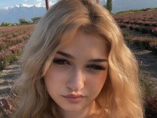 girl webcam show CloudyFox