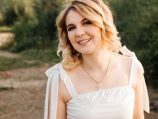 camgirl chatroom DemetriceAkpan