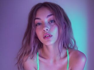 topless camgirl DominicaAtom
