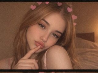 closeup cam ElaraWinslow