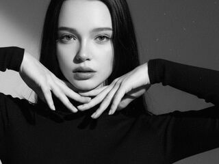 beautiful webcam girl EllanCantin