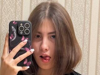 camwhore shaved pussy EllieLenon