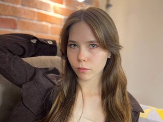 fingering webcamgirl EmiliDen