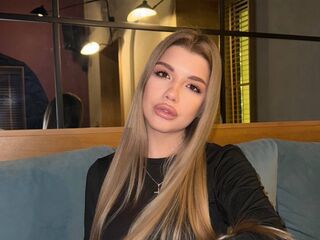 camslut fingering pussy EmmyRamsdell