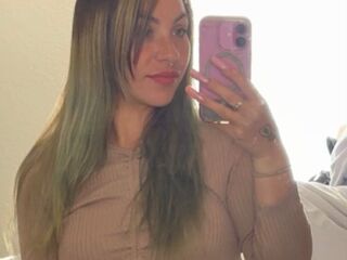 naughty camgirl fingering shaved pussy EvangelinaGarcia