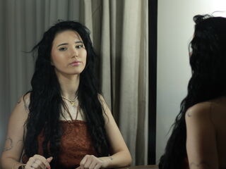 camgirl masturbating with dildo FleurDivine