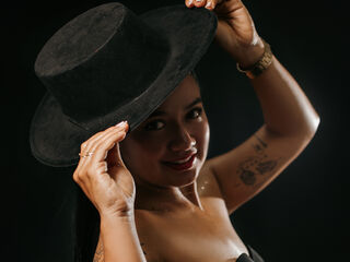 naked cam girl masturbating with dildo HeidyRouss