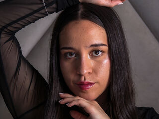 girl chatroom IrysMontiel