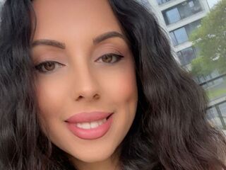 camgirl porn cam IzyAura